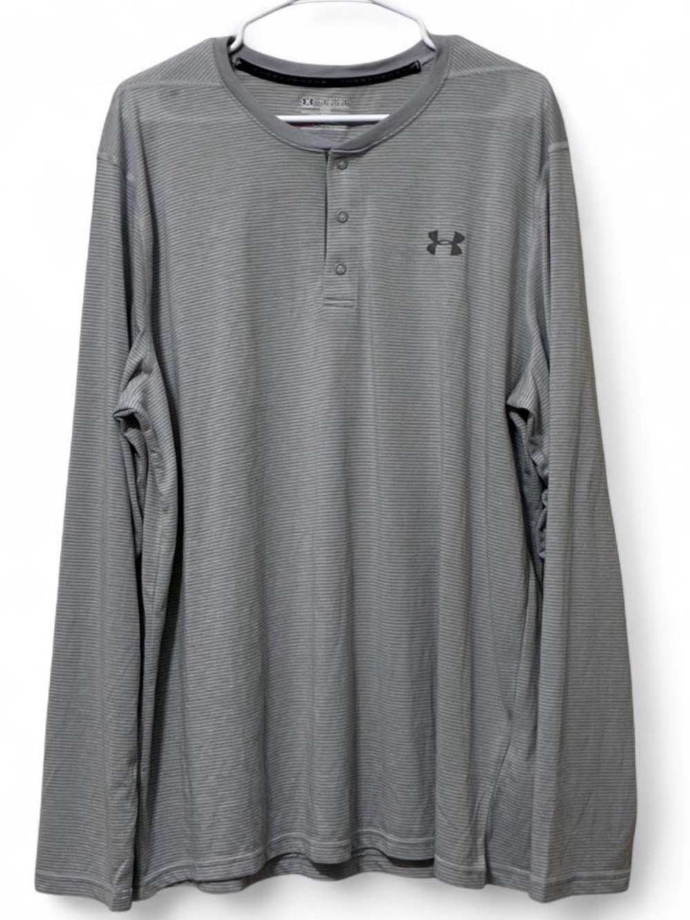 Under Armour Men's Grey Heat Gear Long Sleeve Henley Performance Top Size 2XL